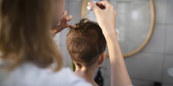 Traitement anti-poux : les solutions naturelles
