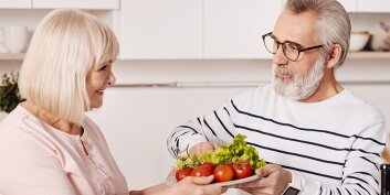 Senior et en forme grâce à une alimentation adaptée